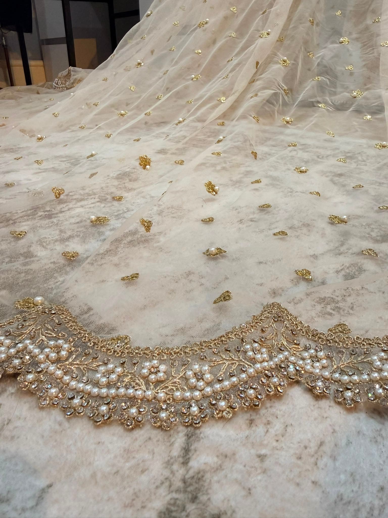 RAYA 1